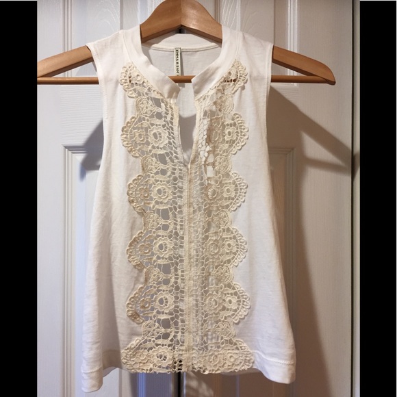 Emma & Sam Tops - NWOT~Emma & Sam Open Crochet Front Panel Crop Top